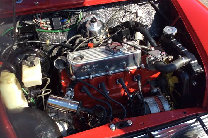 Rød Austin Mini fra 1989