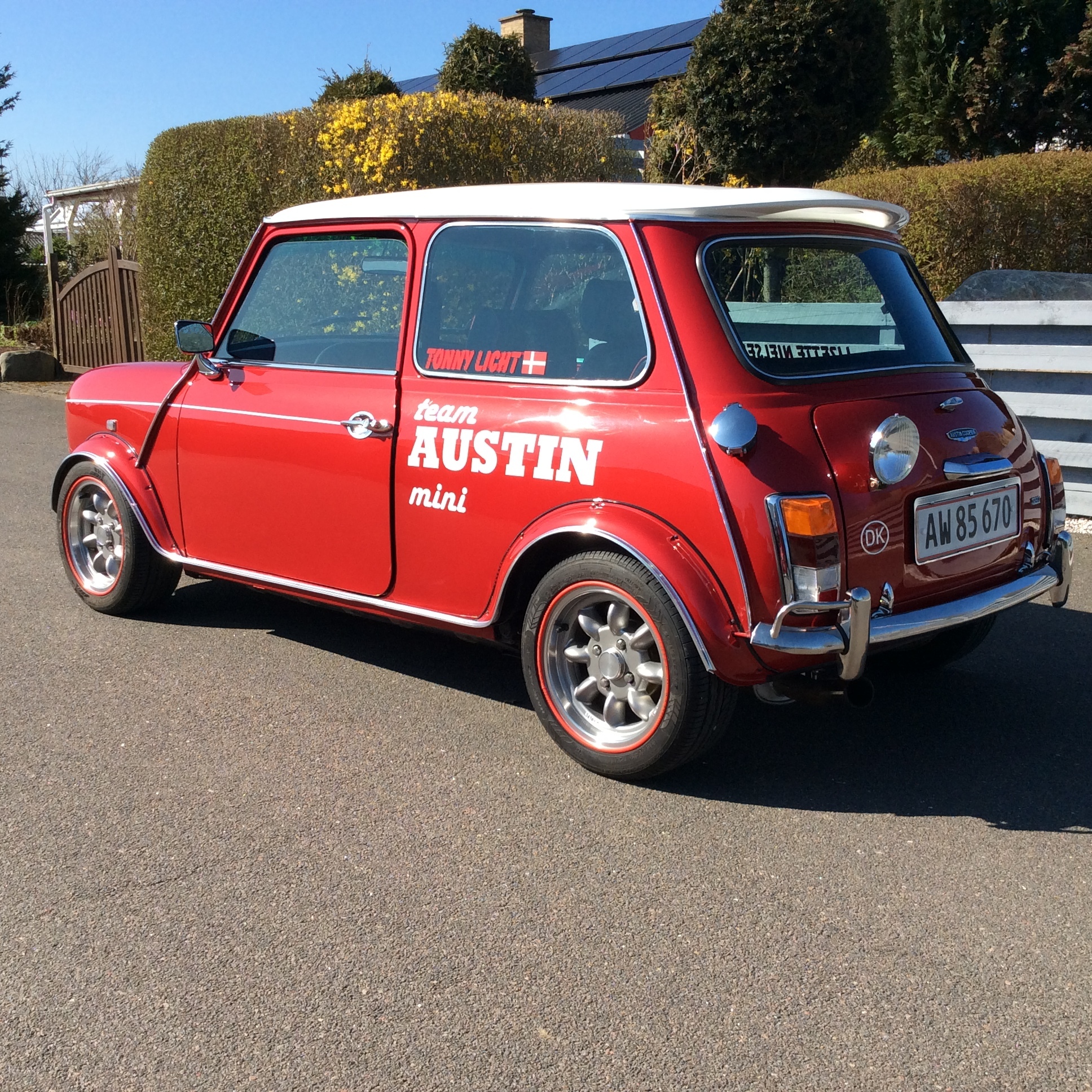 Rød Austin Mini fra 1989