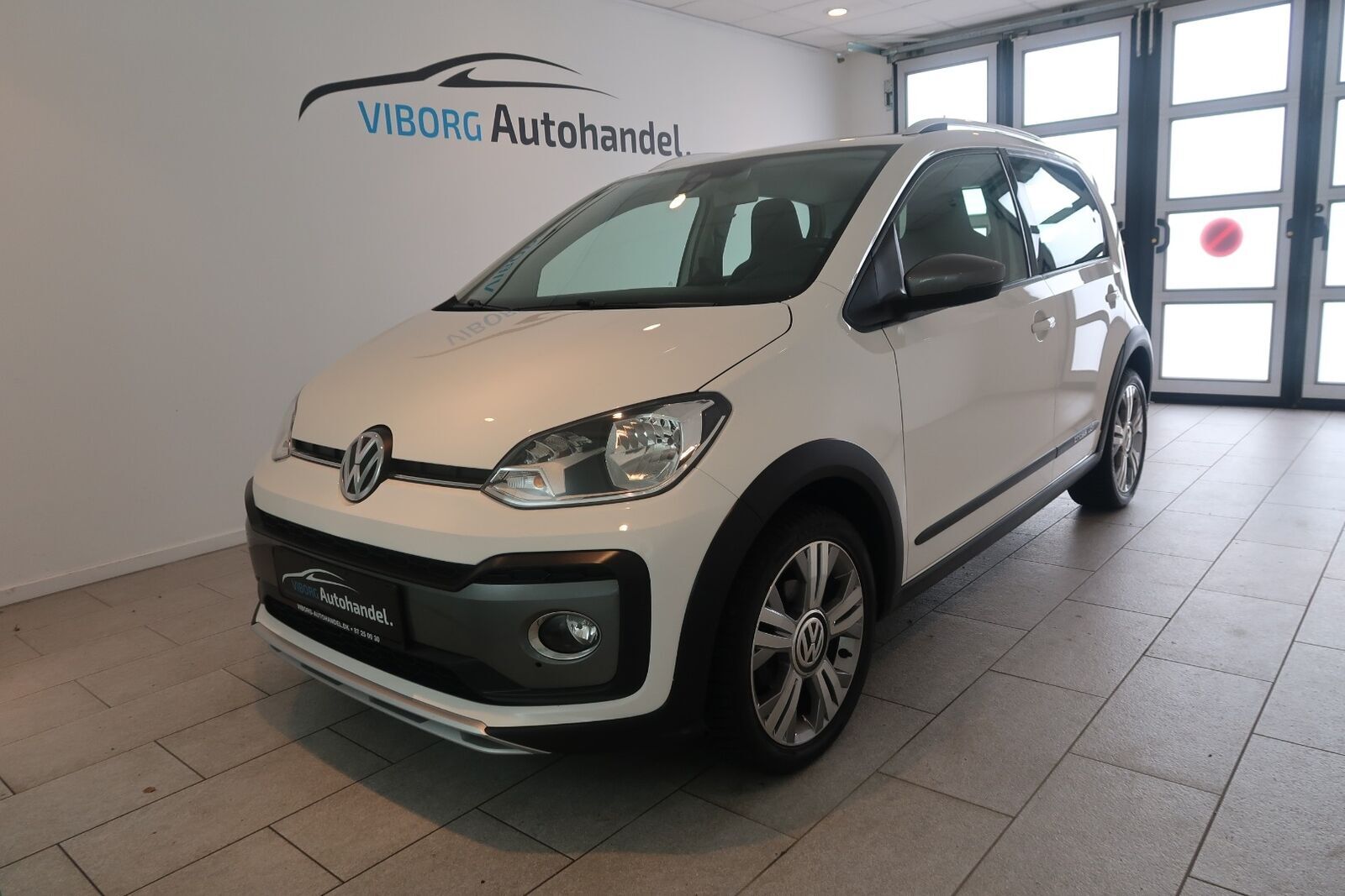 Hvid VW Up! Cross fra 2018