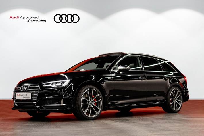 Grå Audi S4 fra 2017