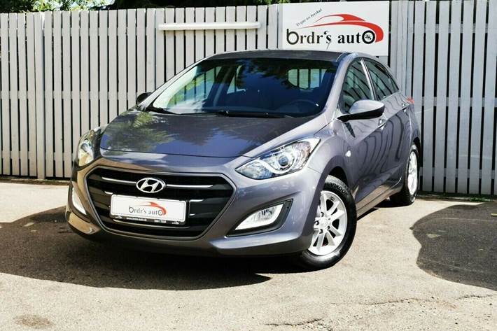 Grå Hyundai i30 fra 2016