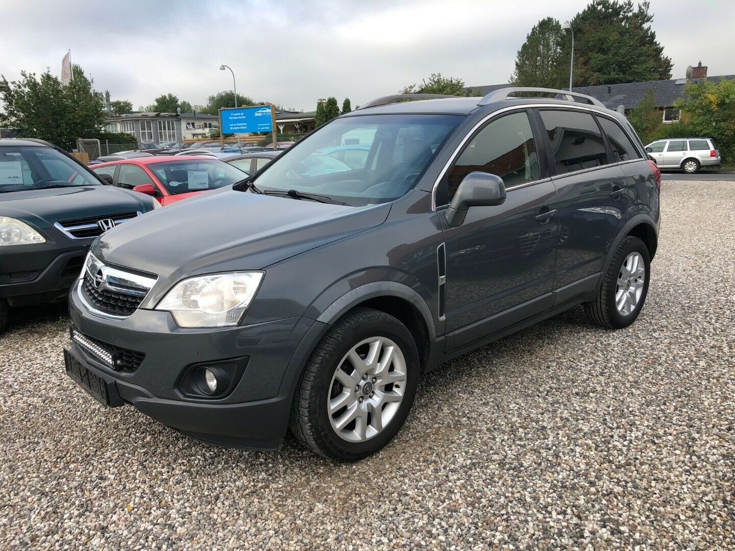 Grå Opel Antara fra 2013
