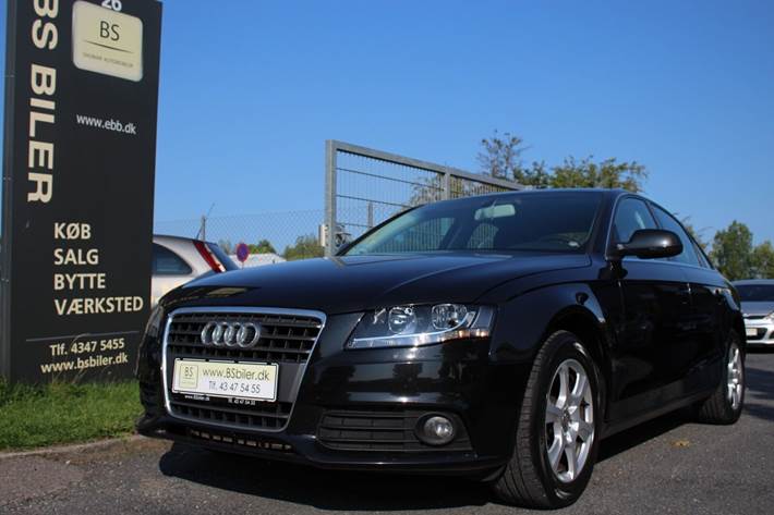 Grå Audi A4 fra 2011