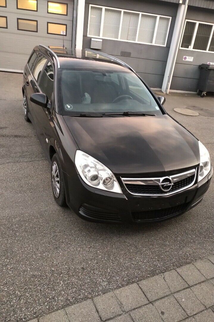 Grå Opel Vectra fra 2007