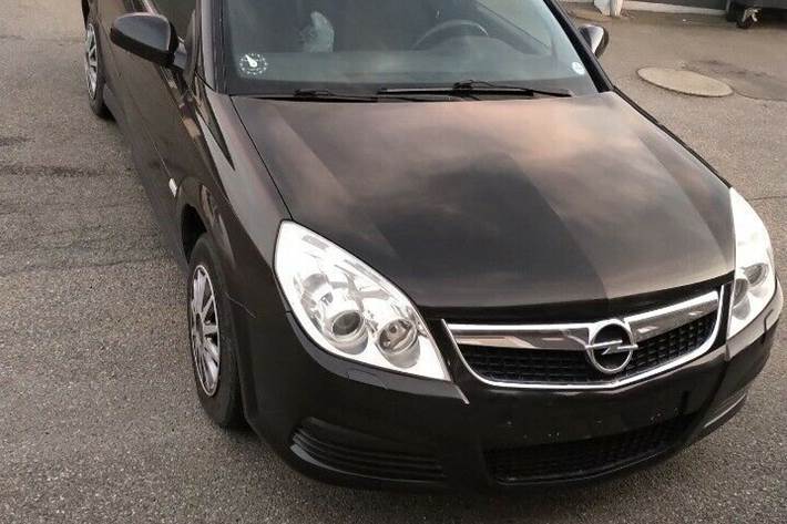 Grå Opel Vectra fra 2007