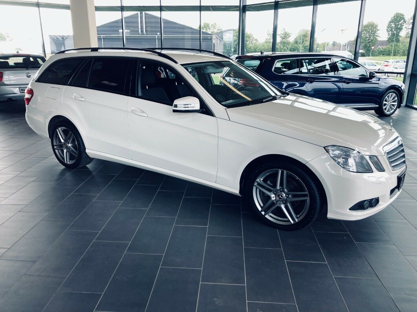 undefined Mercedes E200 fra 2010