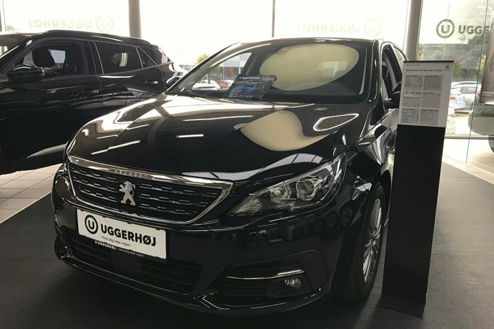Grå Peugeot 308 fra 2020