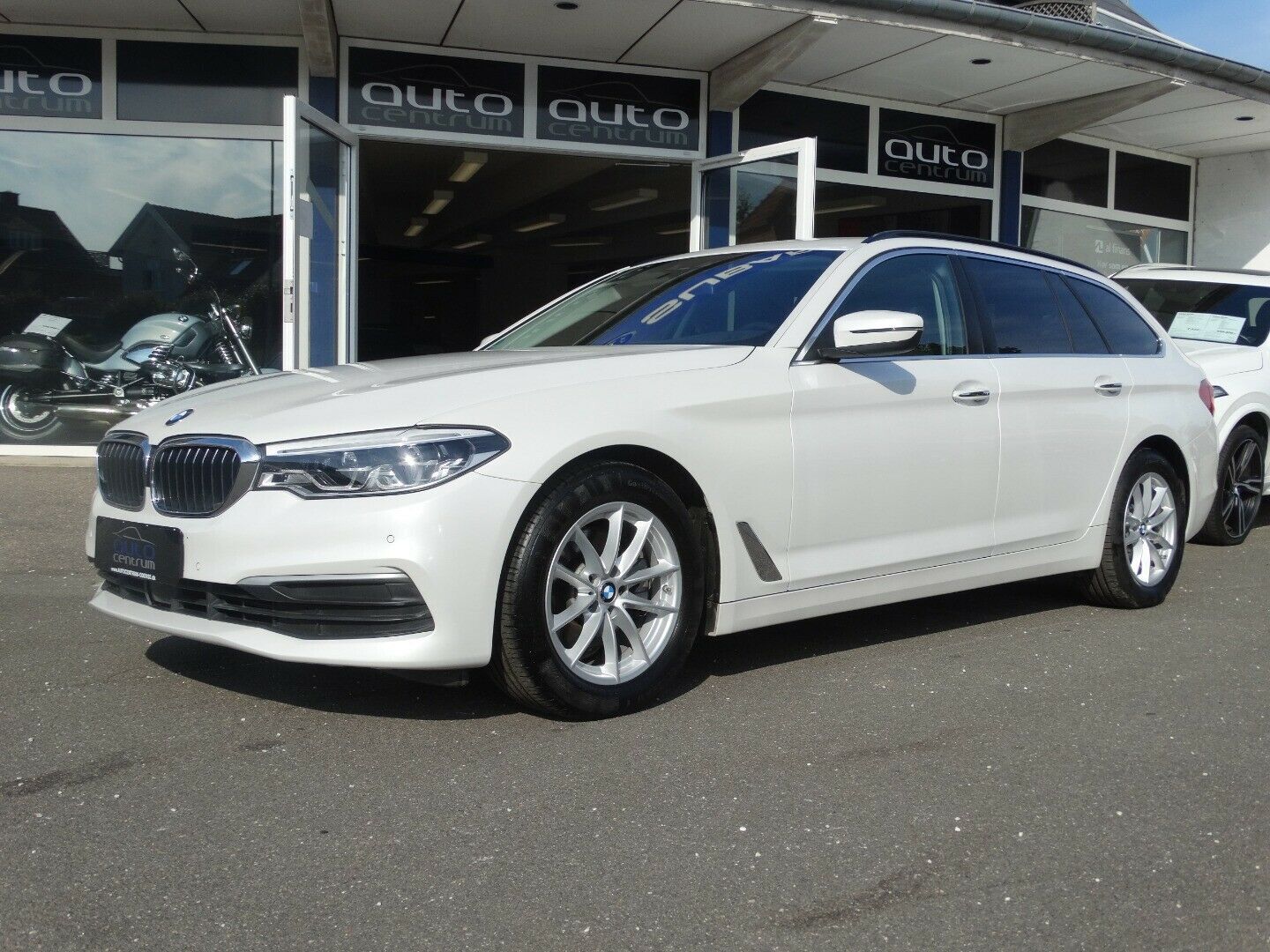 Grå BMW 520d fra 2017