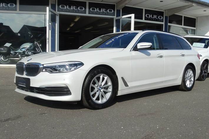 Grå BMW 520d fra 2017