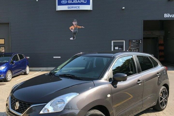 Grå Suzuki Baleno fra 2016