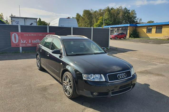Grå Audi A4 fra 2003