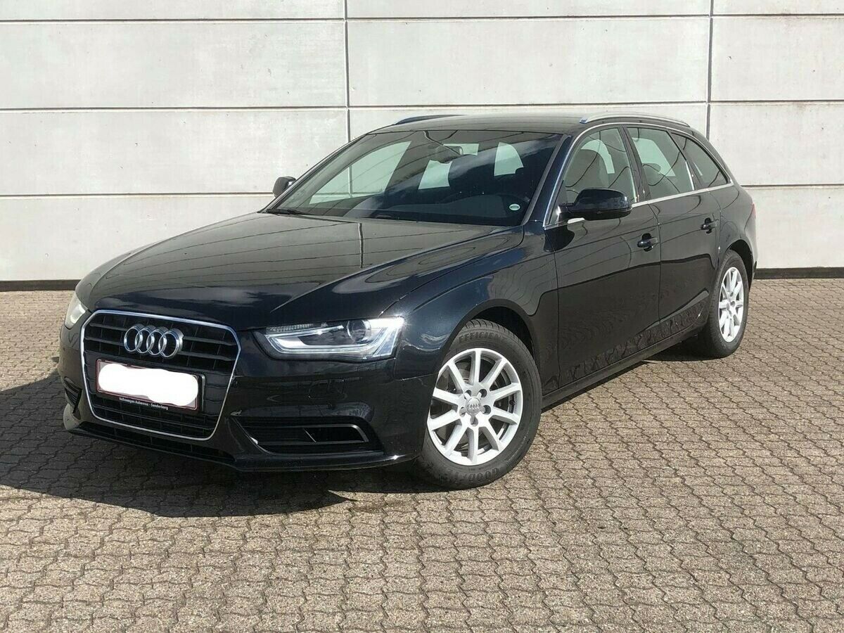 Grå Audi A4 fra 2013