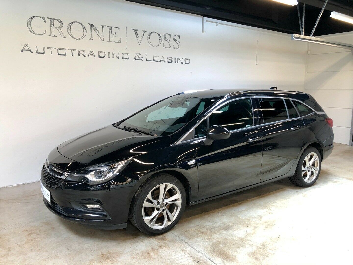 Sort Opel Astra fra 2017