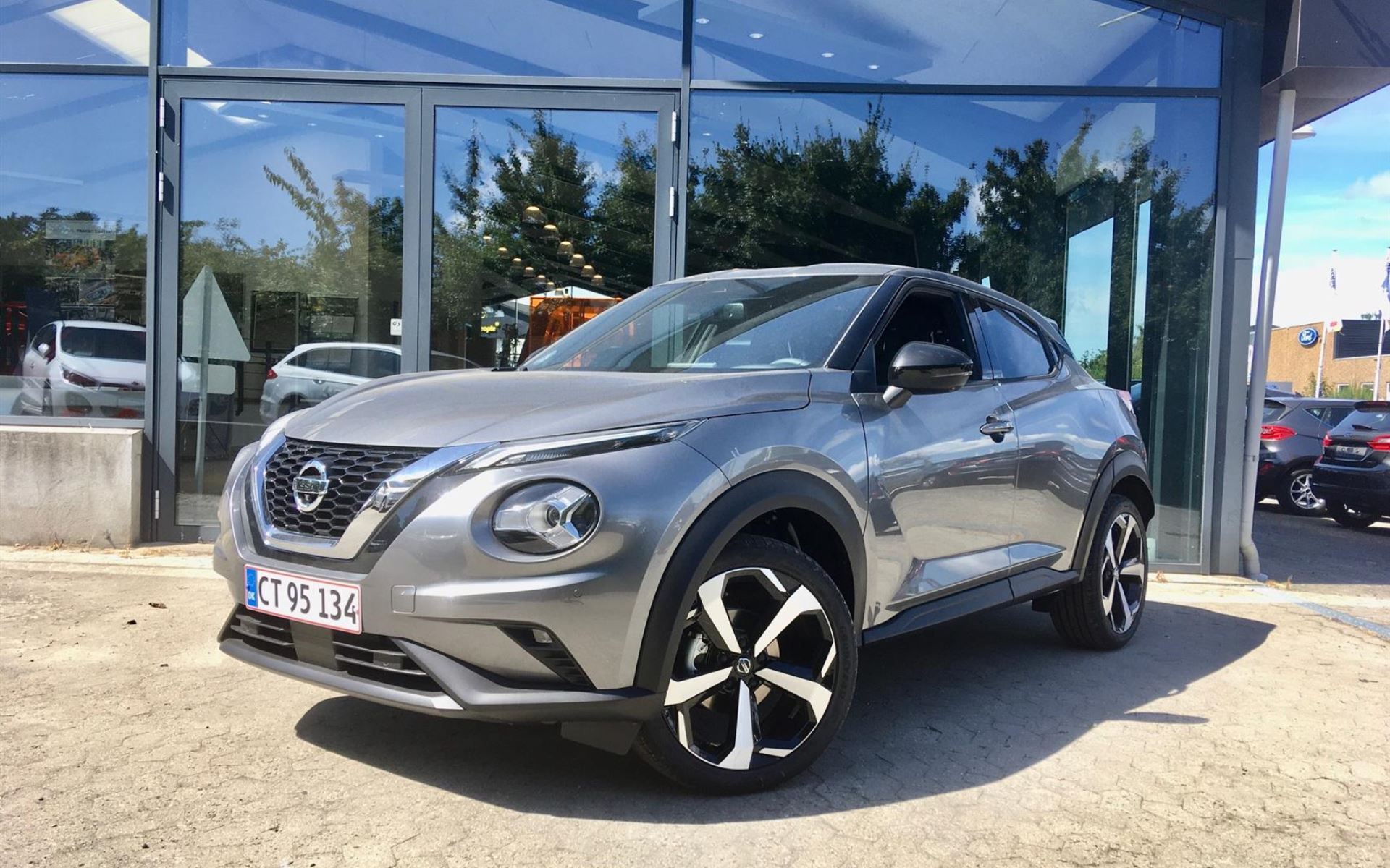 Grå Nissan Juke fra 2020