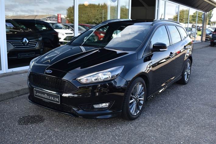 Sort Ford Focus fra 2017