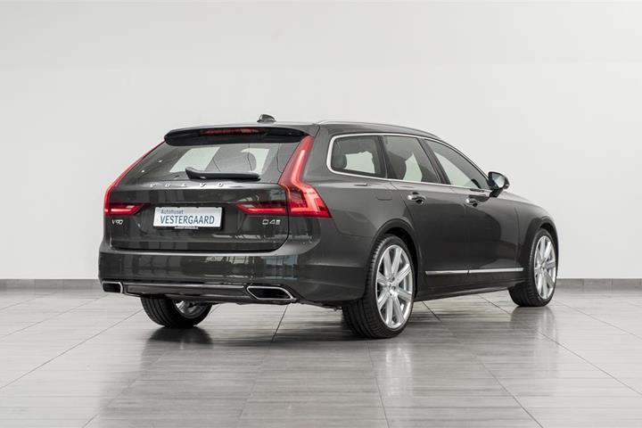 Grå Volvo V90 fra 2020