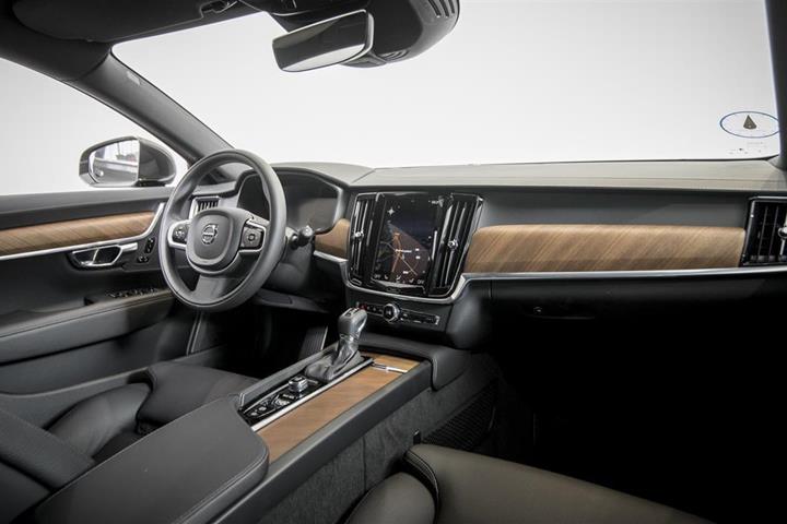 Grå Volvo V90 fra 2020