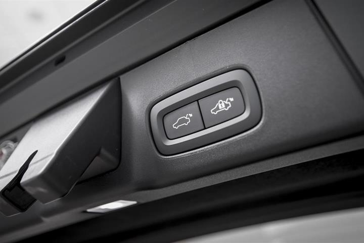Grå Volvo V90 fra 2020