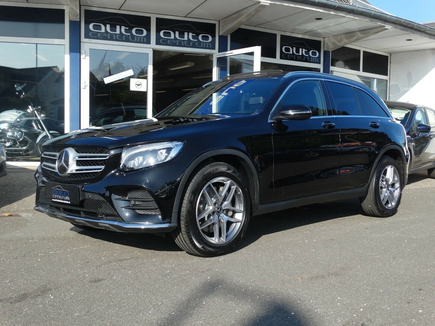 Grå Mercedes GLC250 d fra 2017