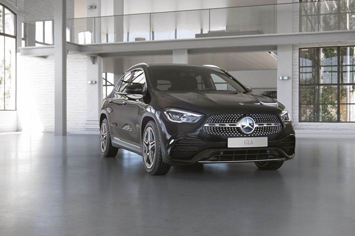 Grå Mercedes GLA200 d fra 2020