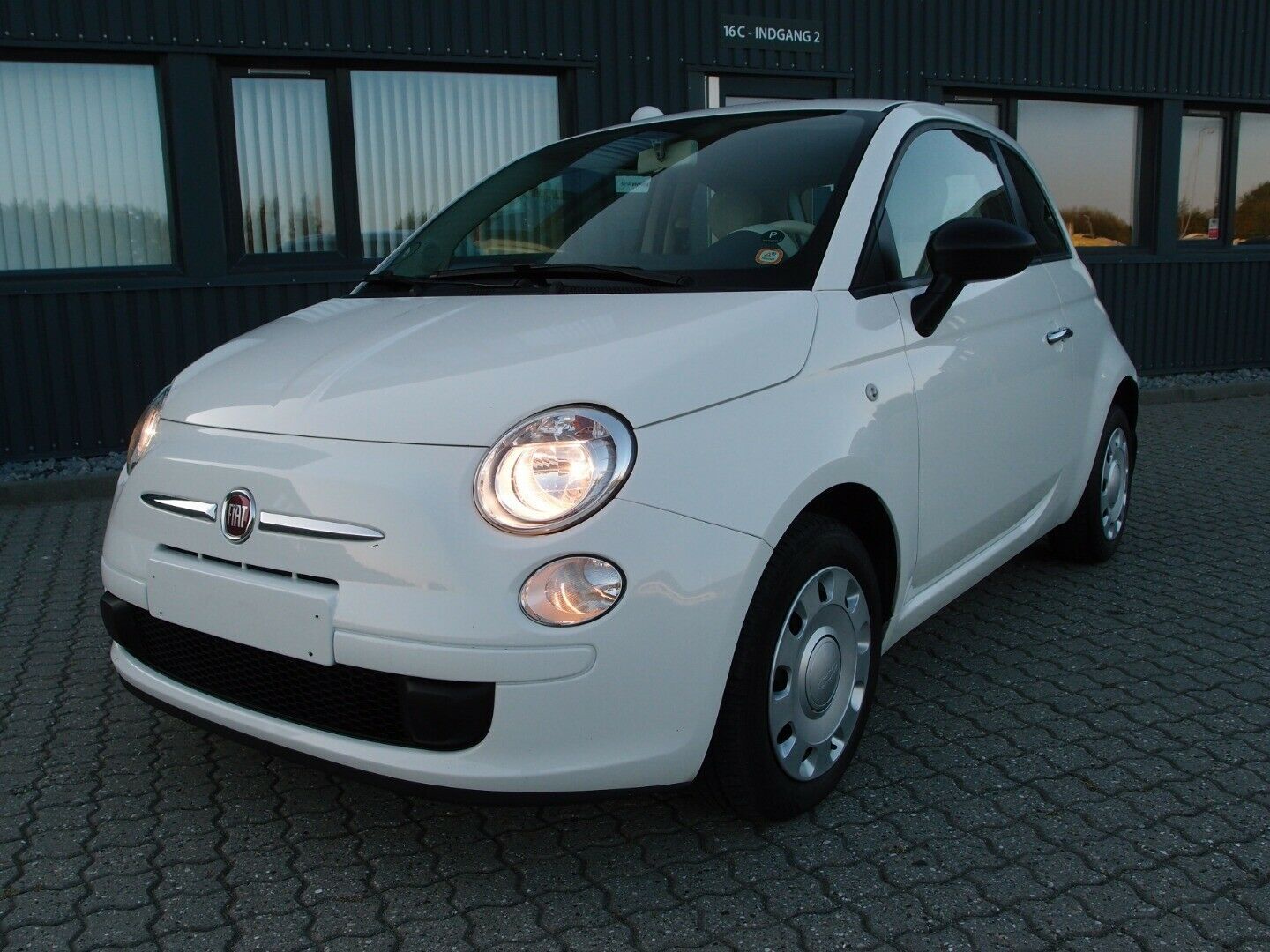 Hvid Fiat 500 fra 2013