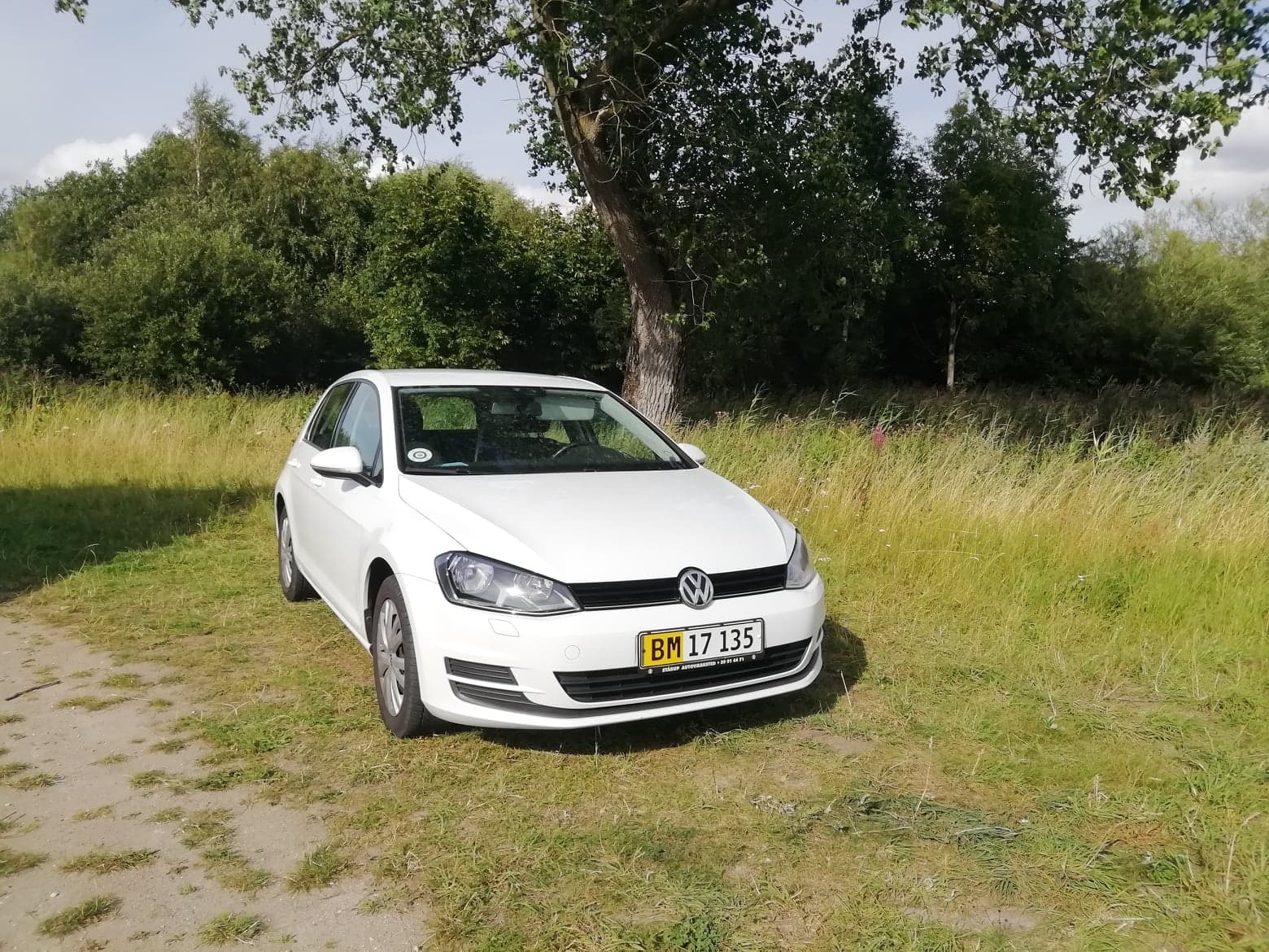 Hvid VW Golf VII fra 2013