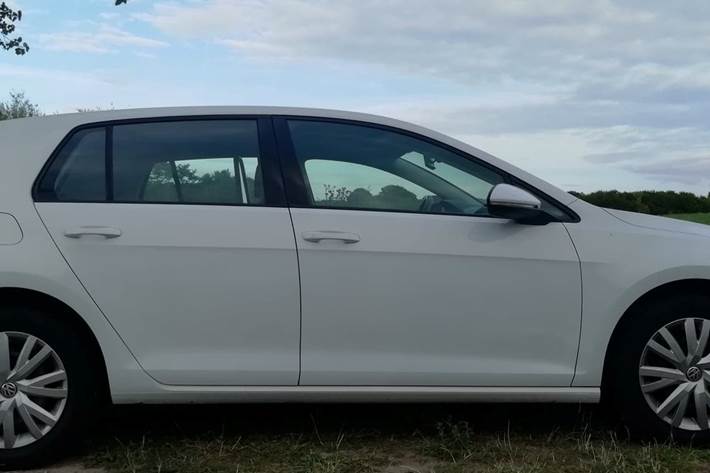 Hvid VW Golf VII fra 2013