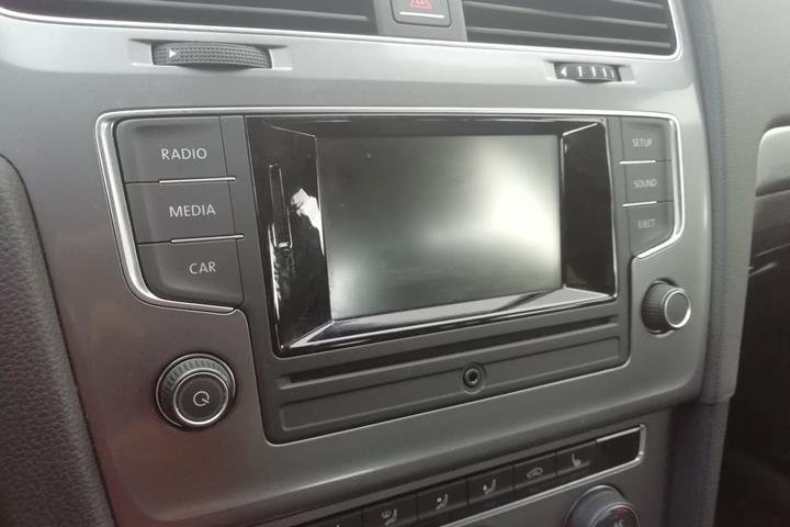 Hvid VW Golf VII fra 2013