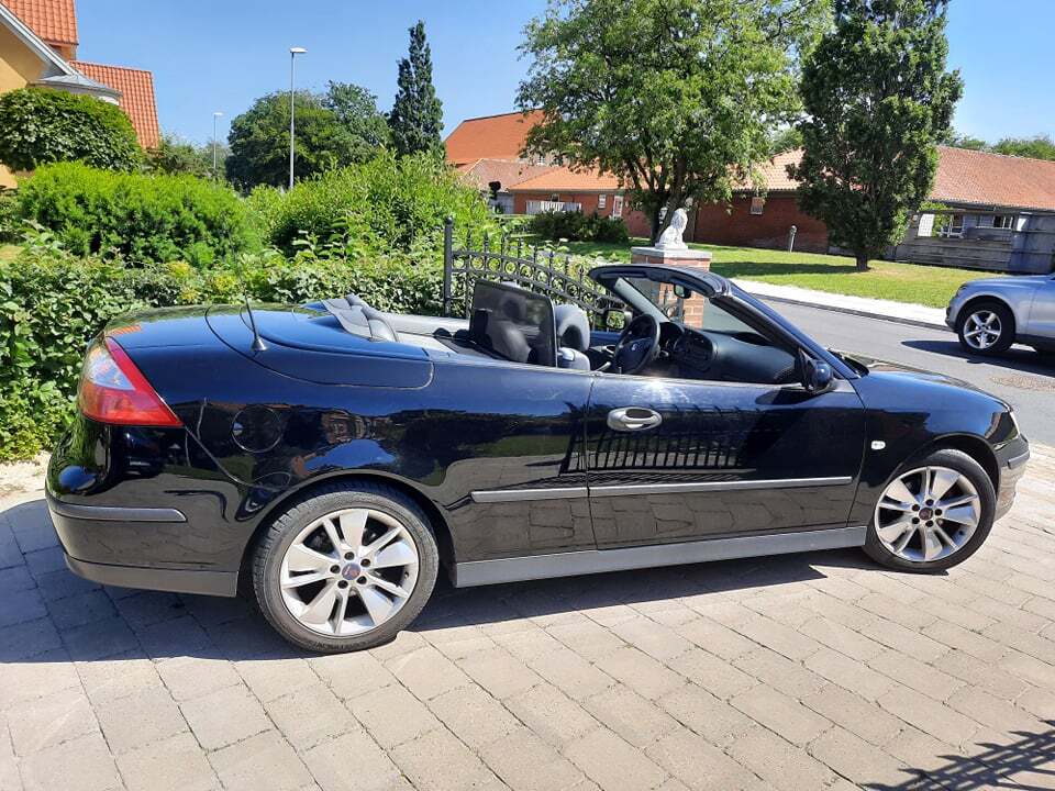 Sort Saab 9-3 Cabriolet fra 2006