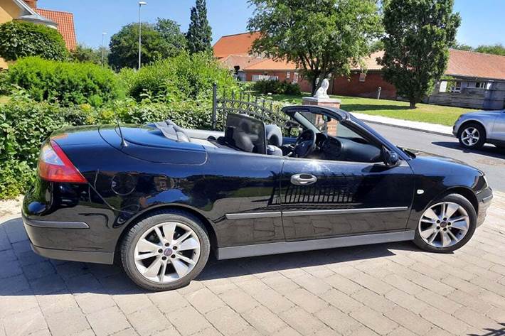 Sort Saab 9-3 Cabriolet fra 2006