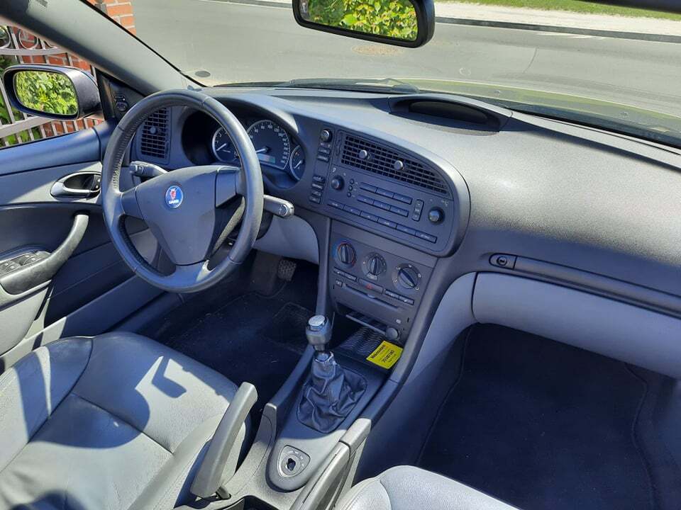 Sort Saab 9-3 Cabriolet fra 2006