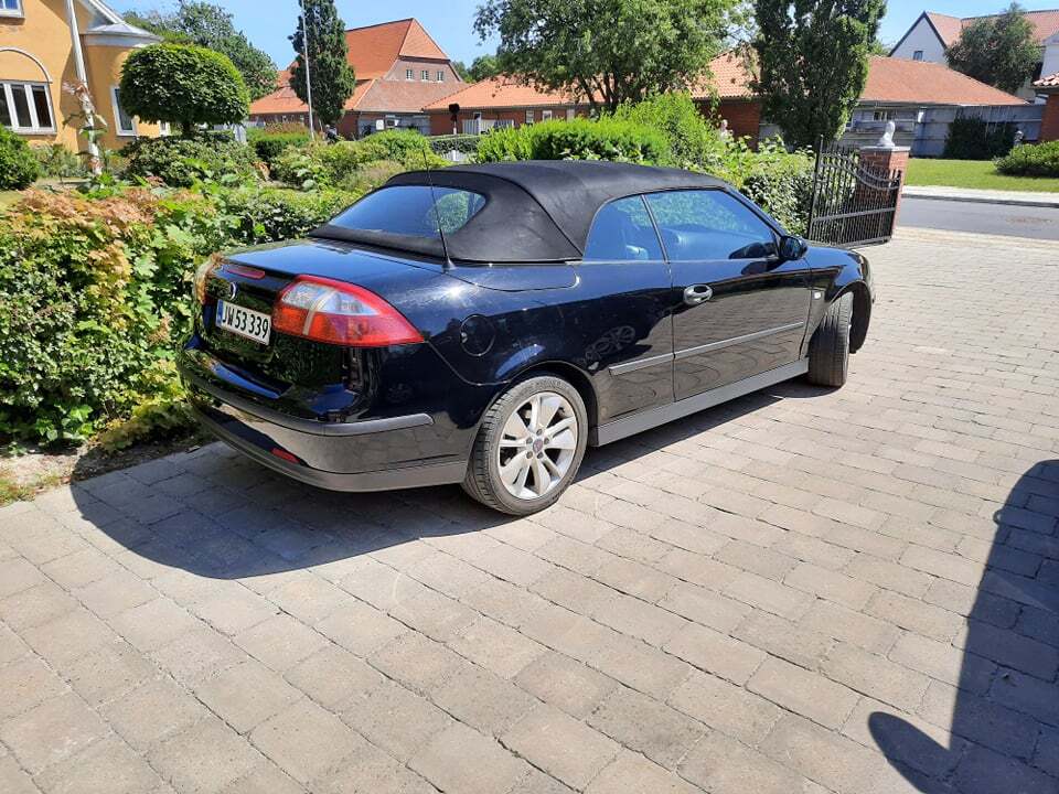Sort Saab 9-3 Cabriolet fra 2006