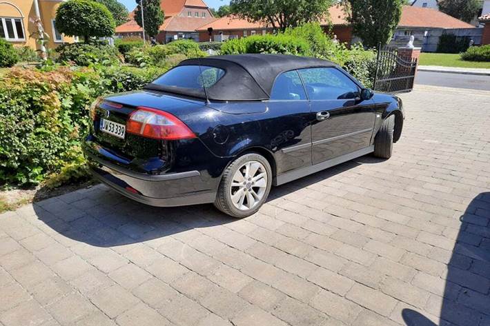Sort Saab 9-3 Cabriolet fra 2006
