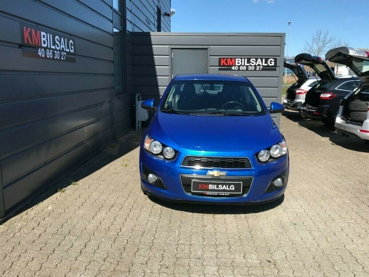 Blå Chevrolet Aveo fra 2013
