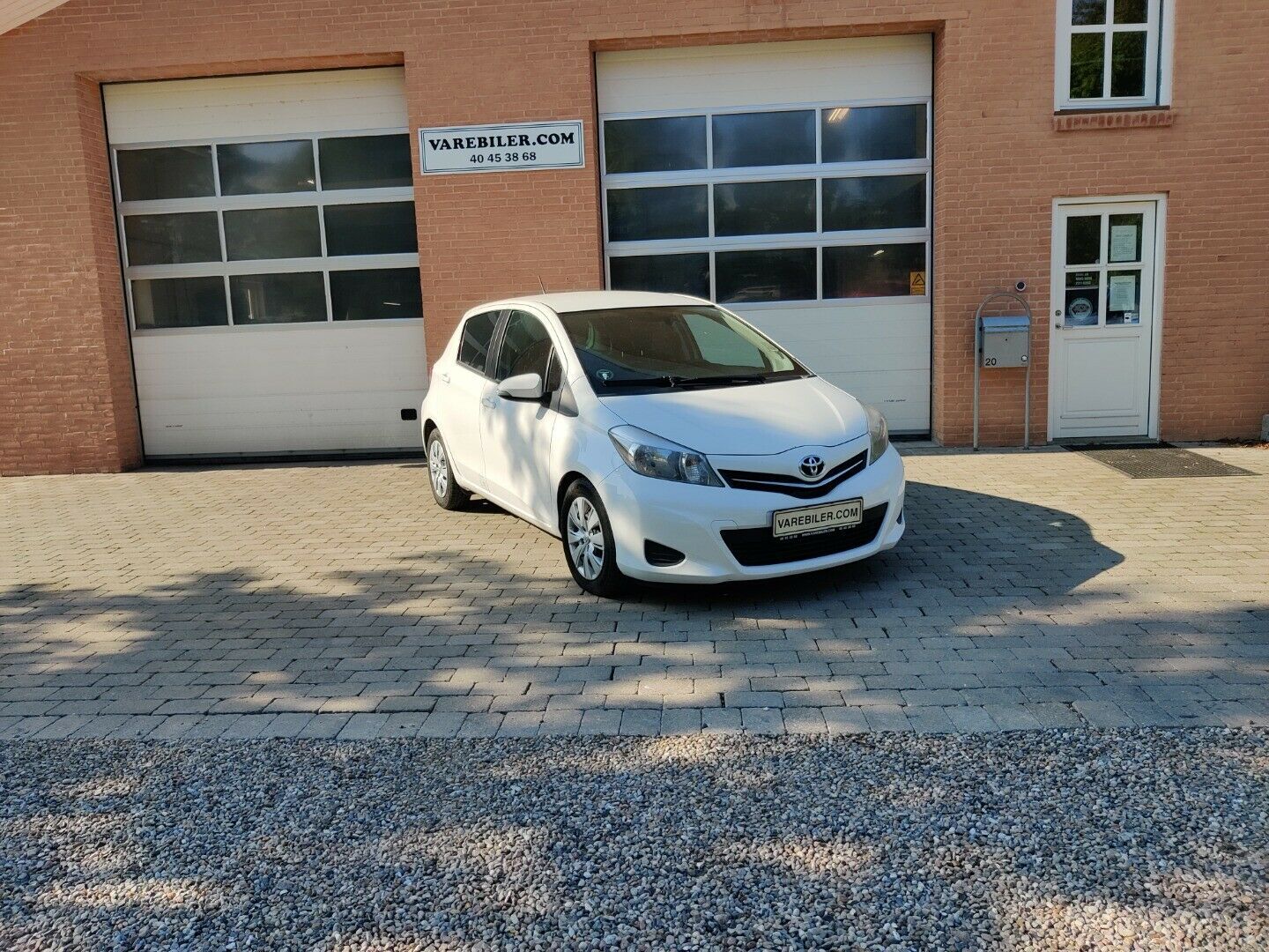 Hvid Toyota Yaris fra 2014
