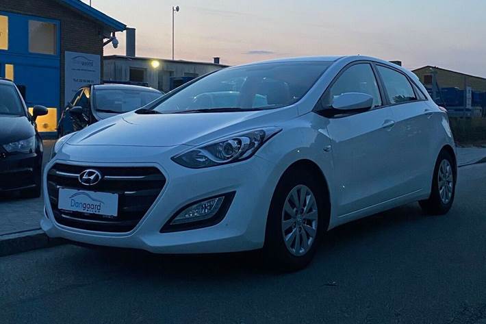Hvid Hyundai i30 fra 2016