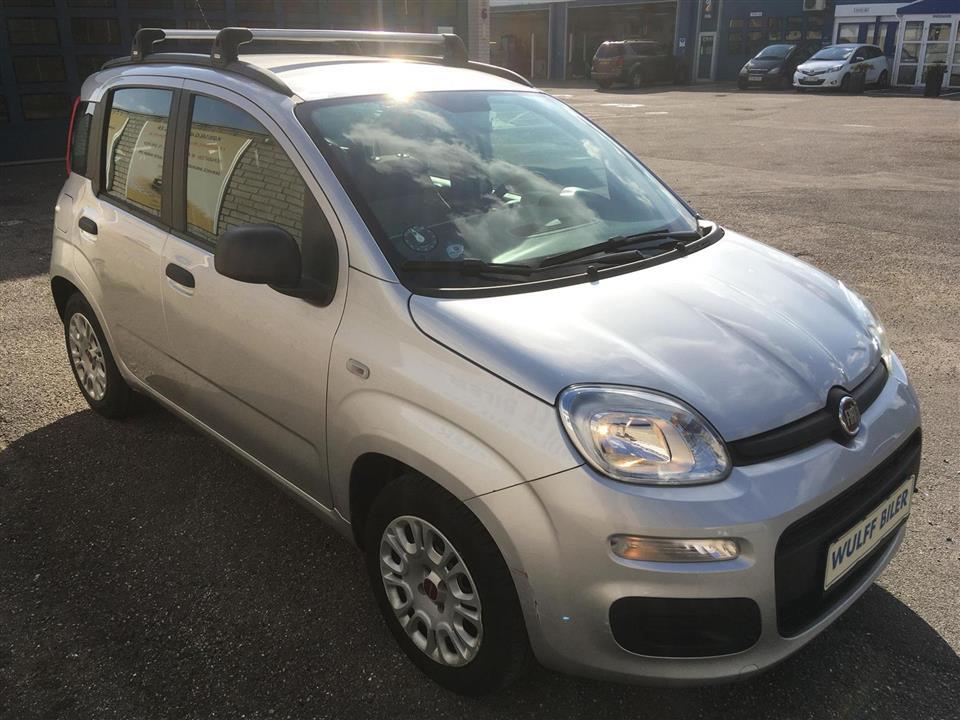 Grå Fiat Panda fra 2013