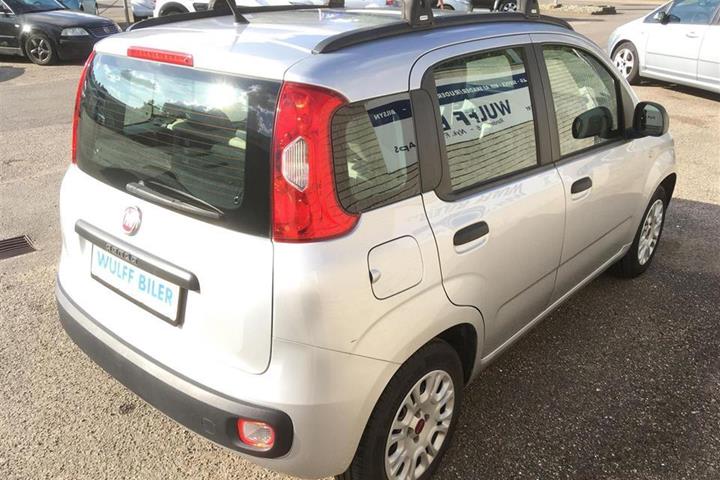 Grå Fiat Panda fra 2013