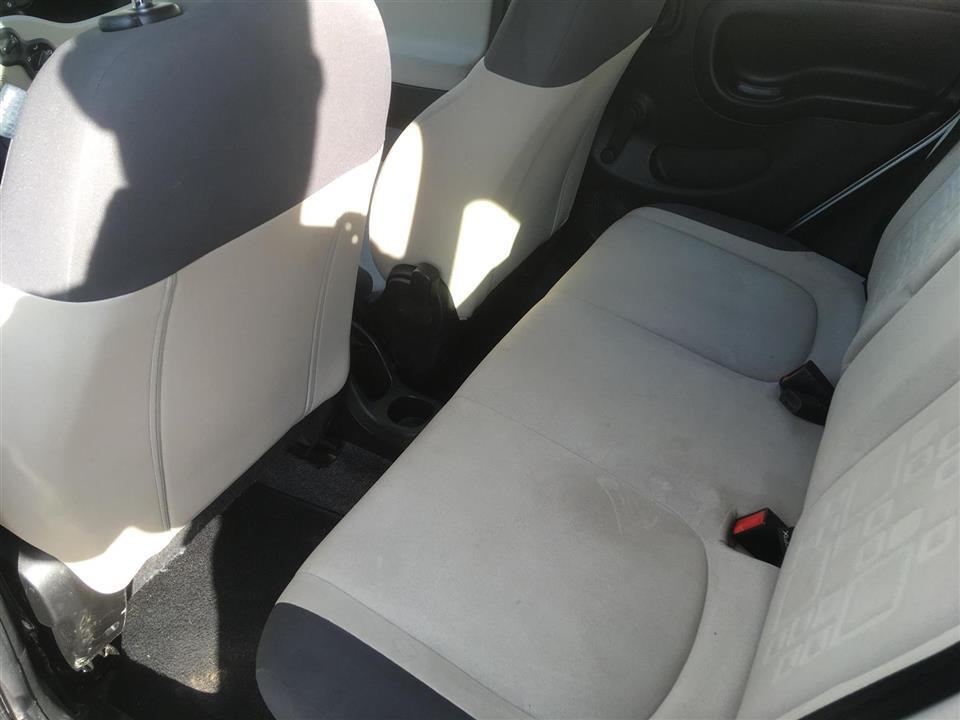 Grå Fiat Panda fra 2013