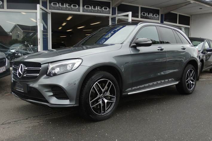 Grå Mercedes GLC350 e fra 2018