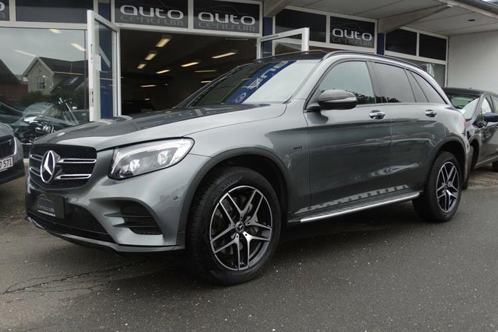 Grå Mercedes GLC350 e fra 2018