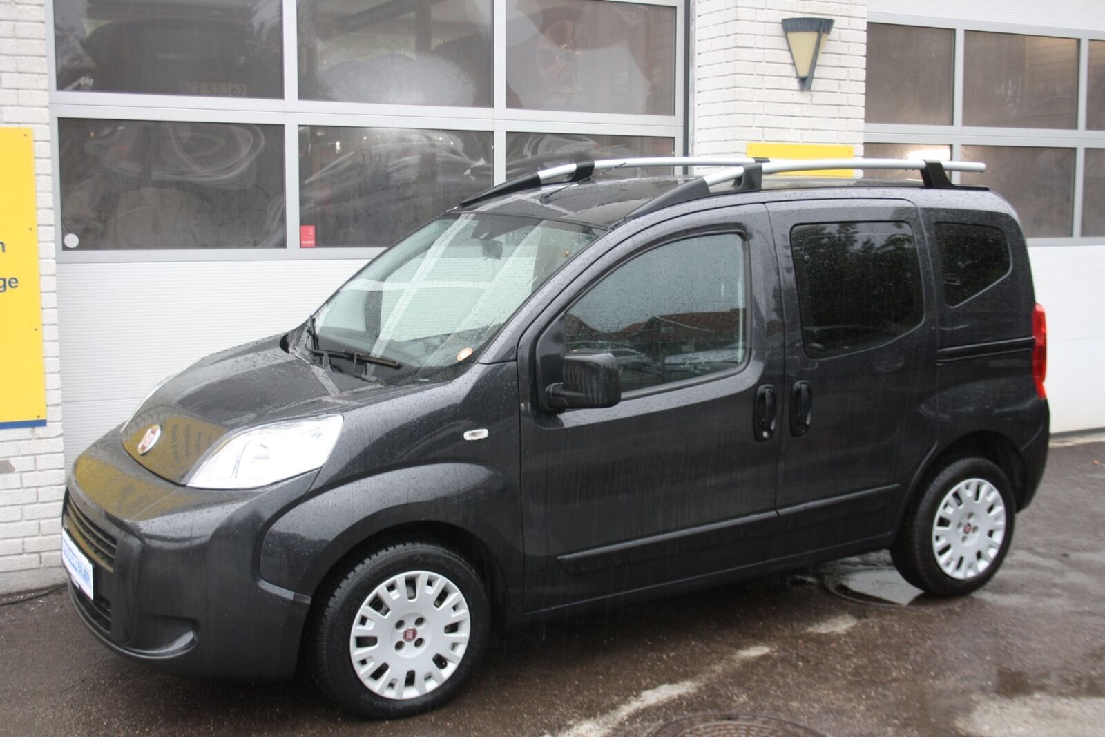 Grå Fiat Qubo fra 2013