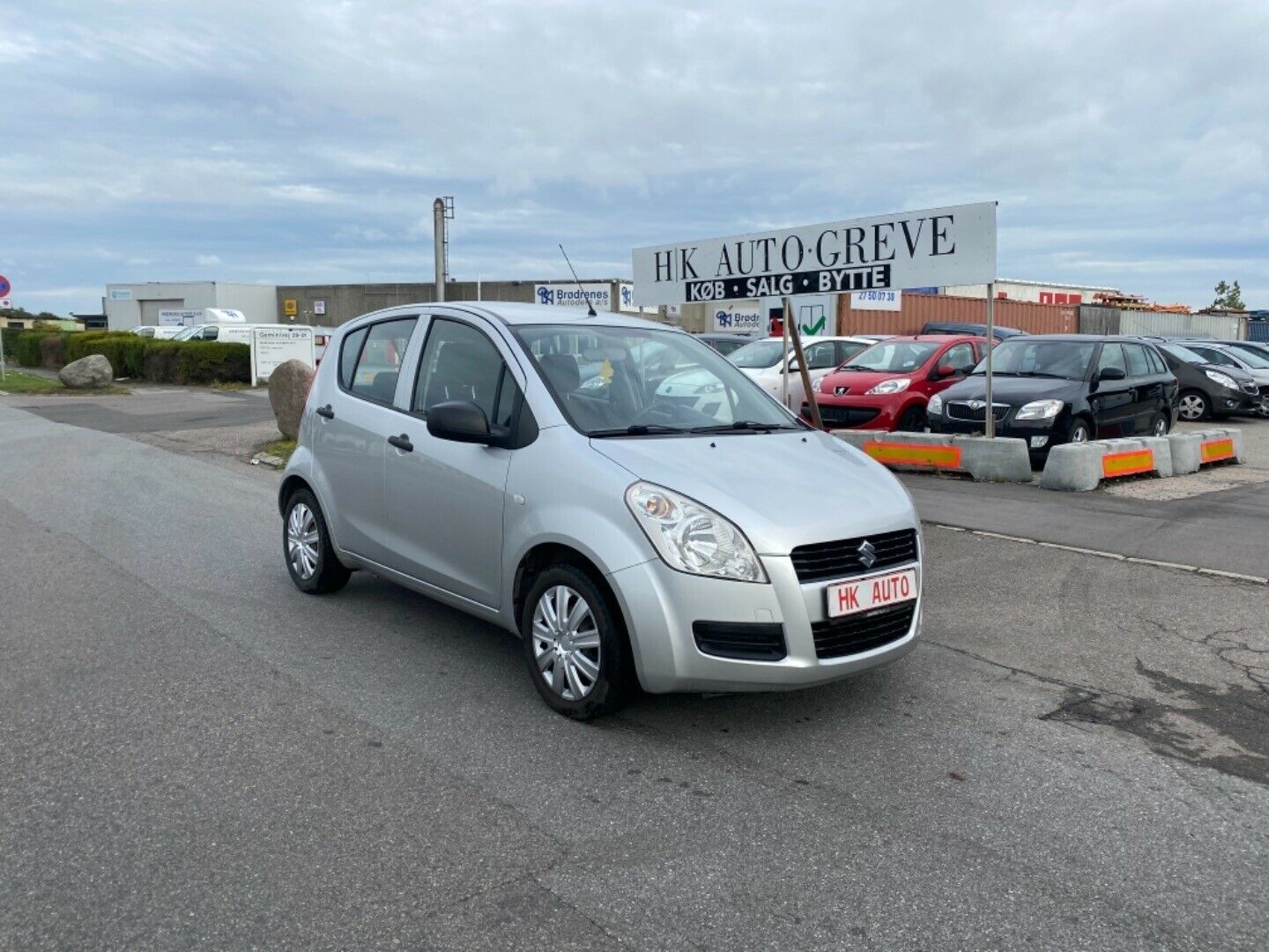 Grå Suzuki Splash fra 2013