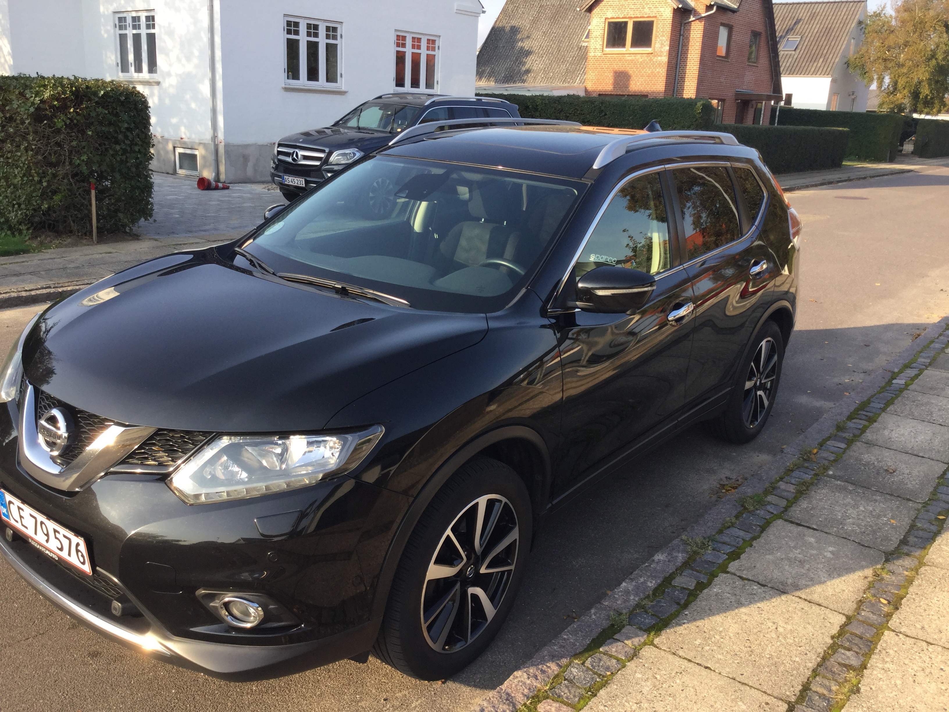 Sort Nissan X-Trail fra 2016