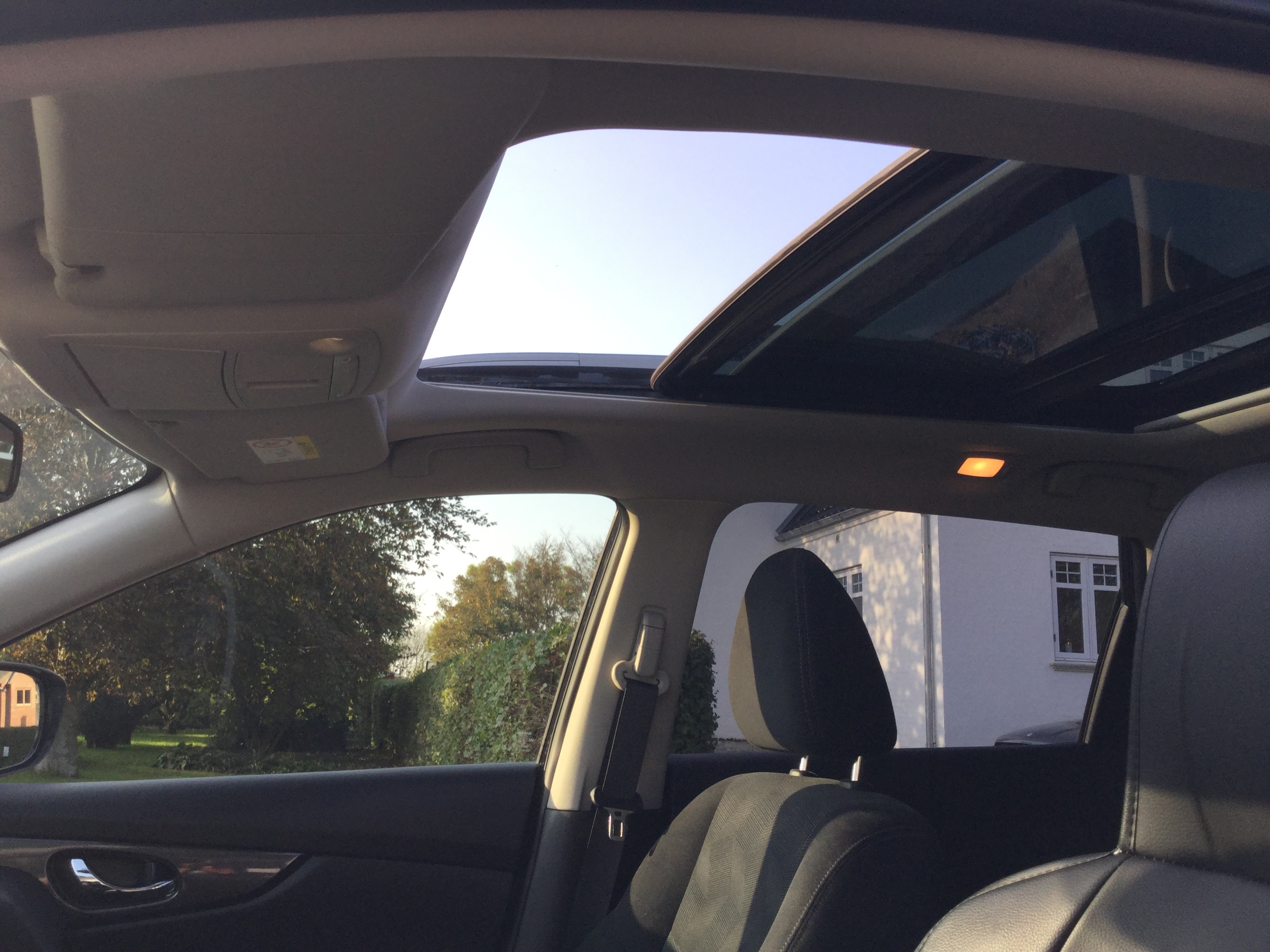 Sort Nissan X-Trail fra 2016