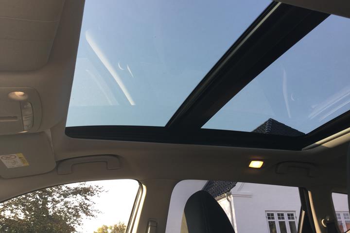 Sort Nissan X-Trail fra 2016