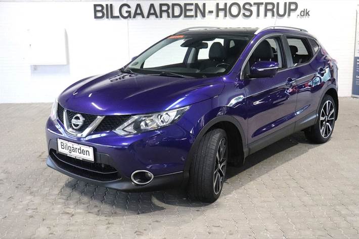 Blå Nissan Qashqai fra 2014