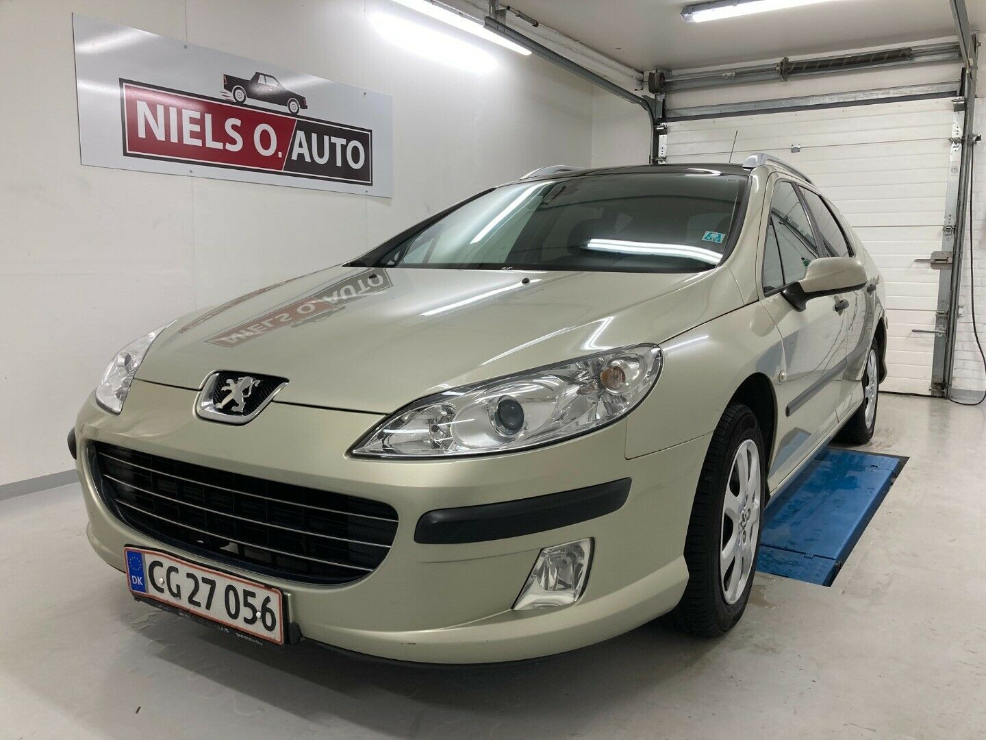 Grå Peugeot 407 fra 2006