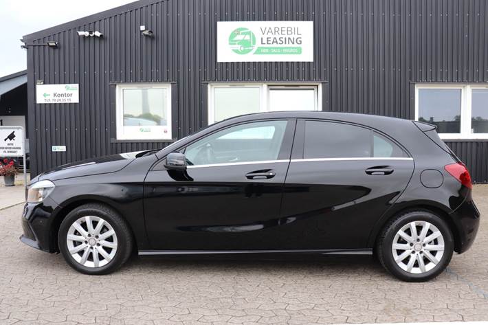 Grå Mercedes A180 d fra 2016