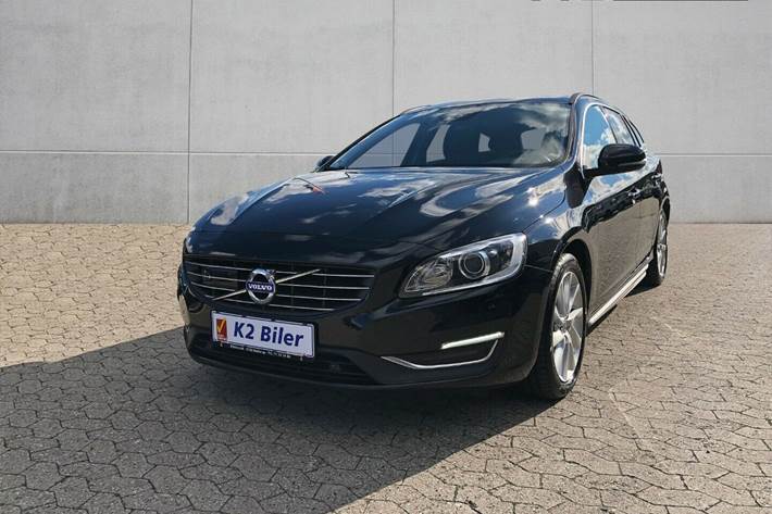 Grå Volvo V60 fra 2015